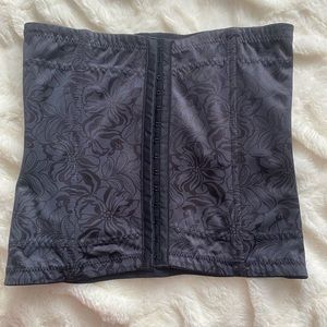 Flexees shapewear waist size medium black